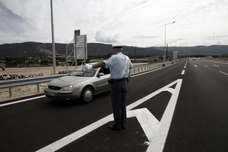 Αλλαγές για τον ΚΟΚ: Κλήσεις ανάλογα με το εισόδημα – Αφαίρεση διπλώματος και νέες εξετάσεις για τους υπότροπους